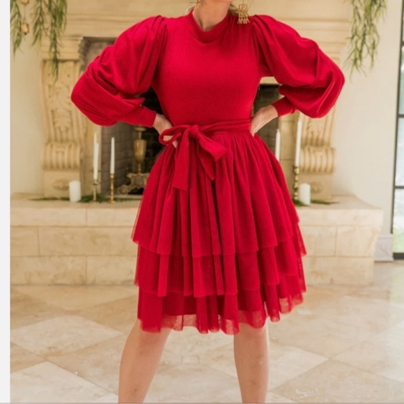 Short Cosette Dress In Red - Picture 5 of 7